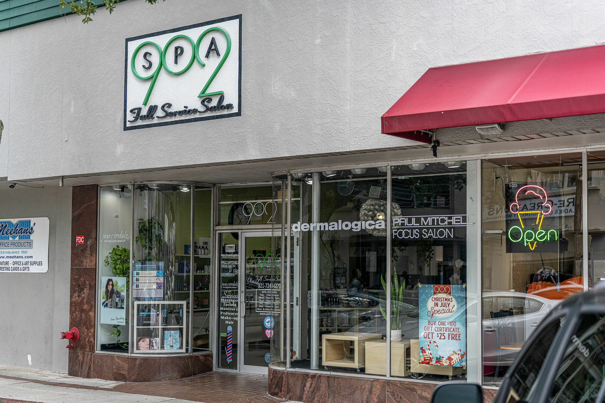 902 E New Haven Ave, Melbourne, FL à louer Photo principale– Image 1 sur 24