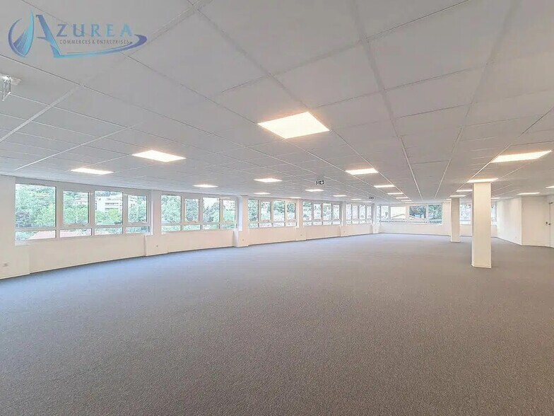 Bureau dans Le Cannet à louer - Photo intérieure – Image 2 sur 4