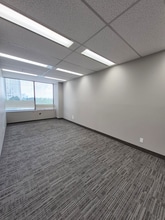 45 Sheppard Ave E, Toronto, ON à louer Photo intérieure– Image 2 sur 7