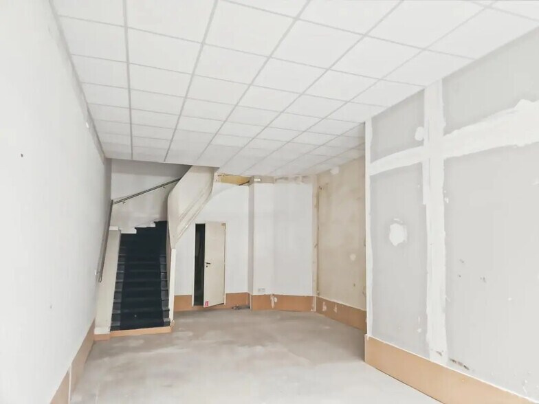 Local commercial dans Paris à louer - Photo intérieure – Image 1 sur 6