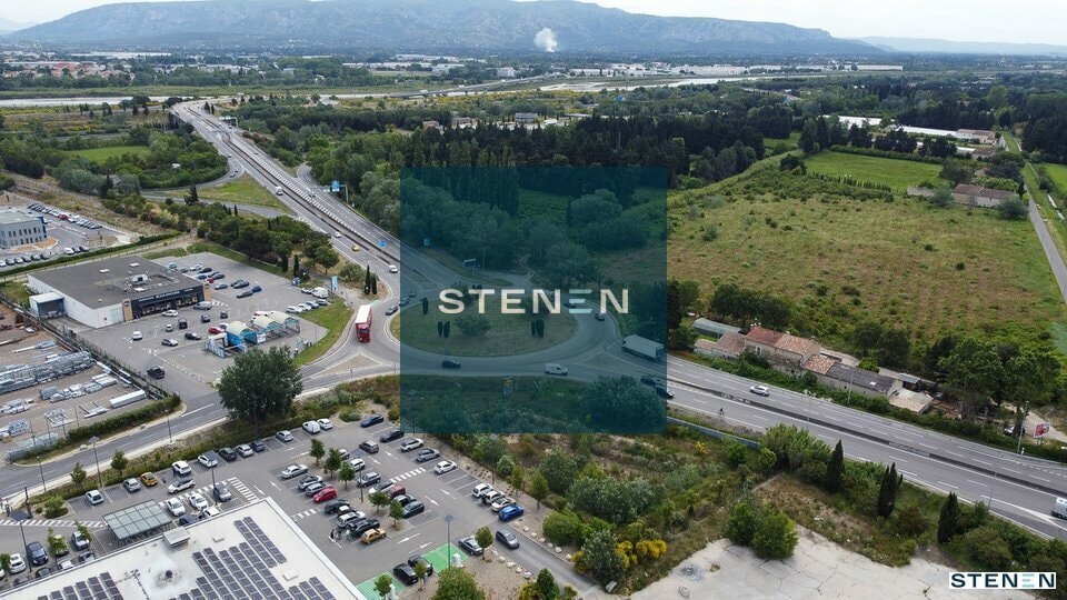 Terrain dans Plan-d'Orgon à vendre - Aérien – Image 2 sur 6