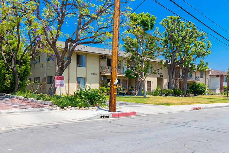 515 Fairveiw Ave, Arcadia, CA à vendre - Photo de l’immeuble – Image 3 sur 11
