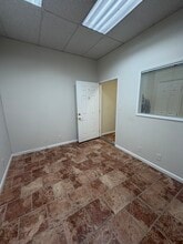 501-509 W Foothill Blvd, Monrovia, CA à louer Photo intérieure– Image 1 sur 2