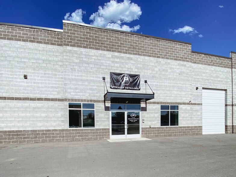 230 Cutler Dr, North Salt Lake, UT à louer - Photo de l’immeuble – Image 2 sur 28