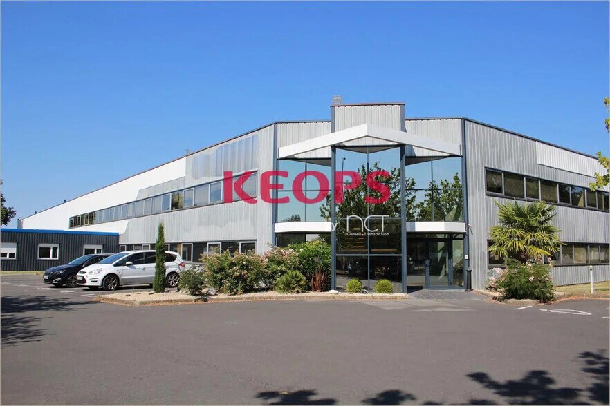 Local d'activités dans Châtellerault à vendre - Photo de l’immeuble – Image 1 sur 7