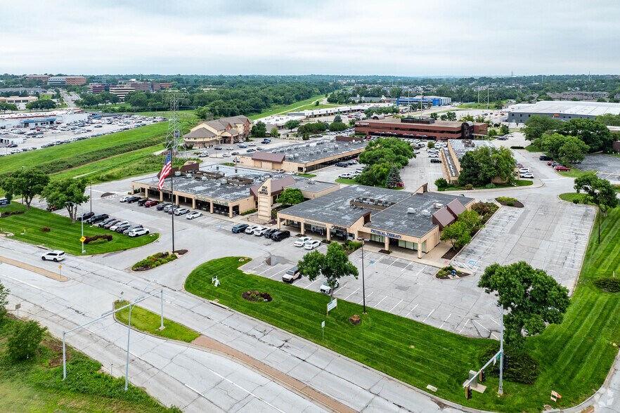 622 N 108th Ct, Omaha, NE à louer - Photo de l’immeuble – Image 2 sur 10