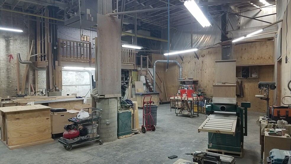 3050 N Western Ave, Chicago, IL à louer - Photo intérieure – Image 3 sur 30