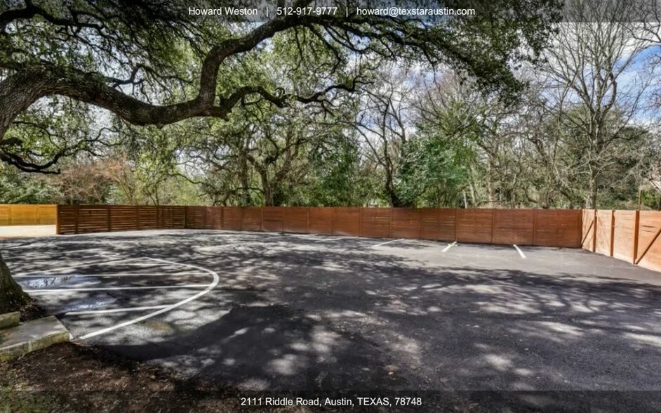 2111 W Slaughter Ln, Austin, TX à louer - Vidéo sur l’annonce professionnelle – Image 2 sur 53