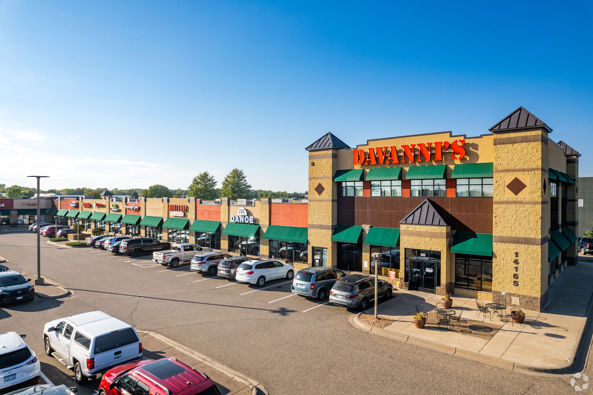 14165 James Rd, Rogers, MN à louer Photo principale– Image 1 sur 10