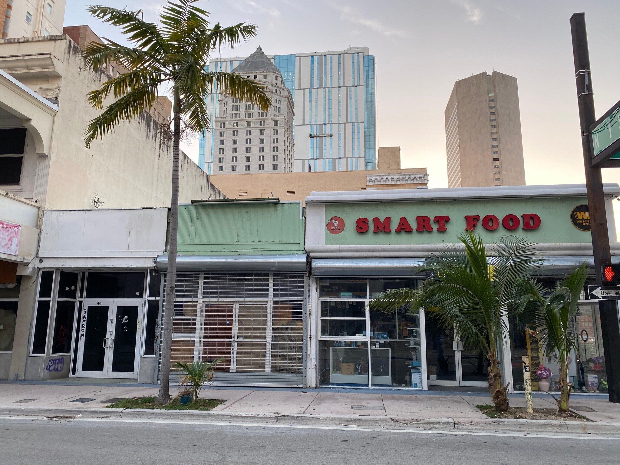 40-42 N Miami Ave, Miami, FL à louer Photo de l’immeuble– Image 1 sur 3