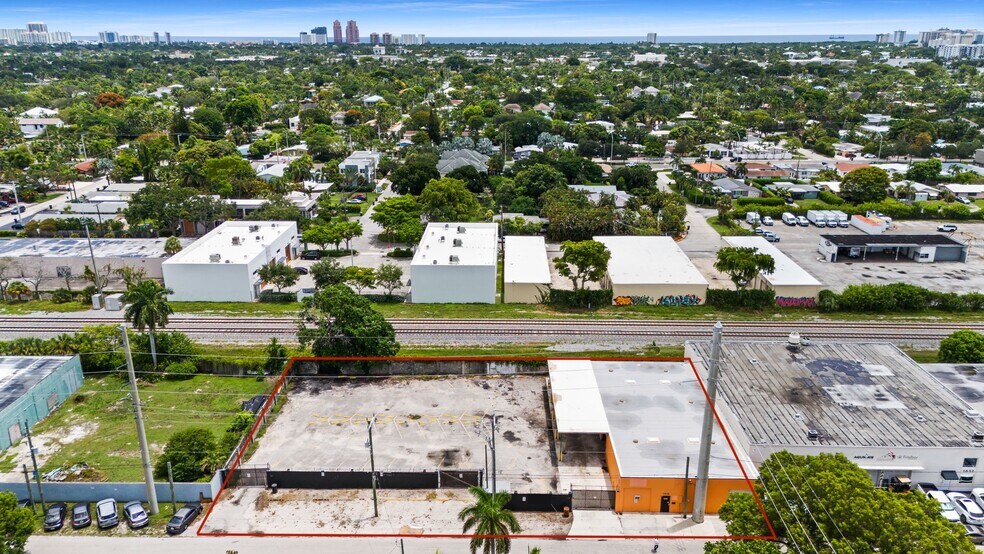 1636 NE 12th Ter, Fort Lauderdale, FL à louer - Photo de l’immeuble – Image 1 sur 25