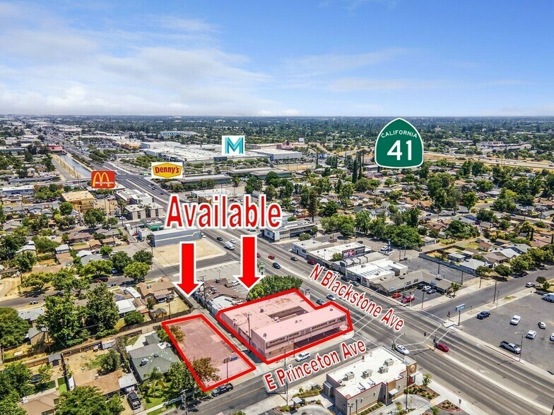 2801-2819 N Blackstone Ave, Fresno, CA à vendre - Photo de l’immeuble – Image 3 sur 25