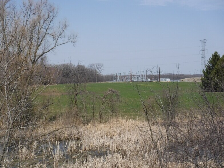 12001 120th Ct, Pleasant Prairie, WI à vendre - Photo de l’immeuble – Image 2 sur 10