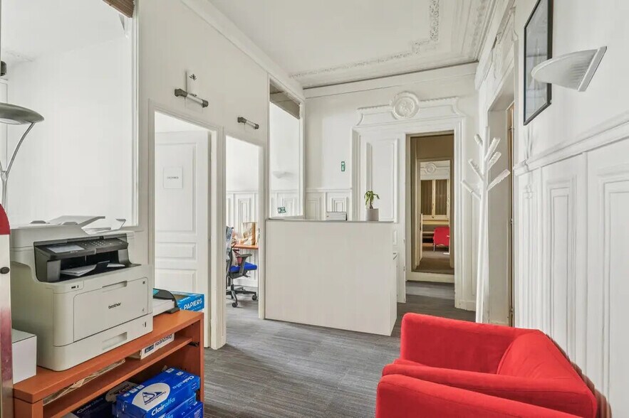 Bureau dans Paris à louer - Photo de l’immeuble – Image 2 sur 10