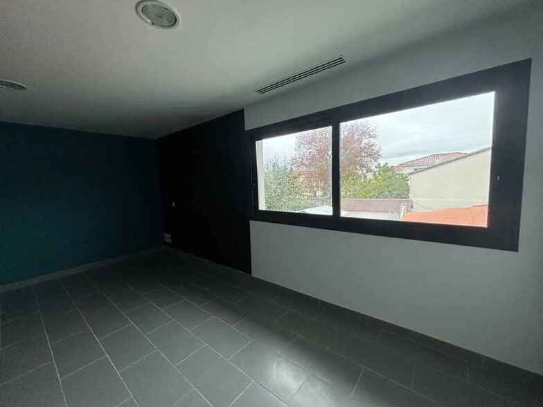 Bureau dans Bassens à vendre - Photo de l’immeuble – Image 2 sur 7