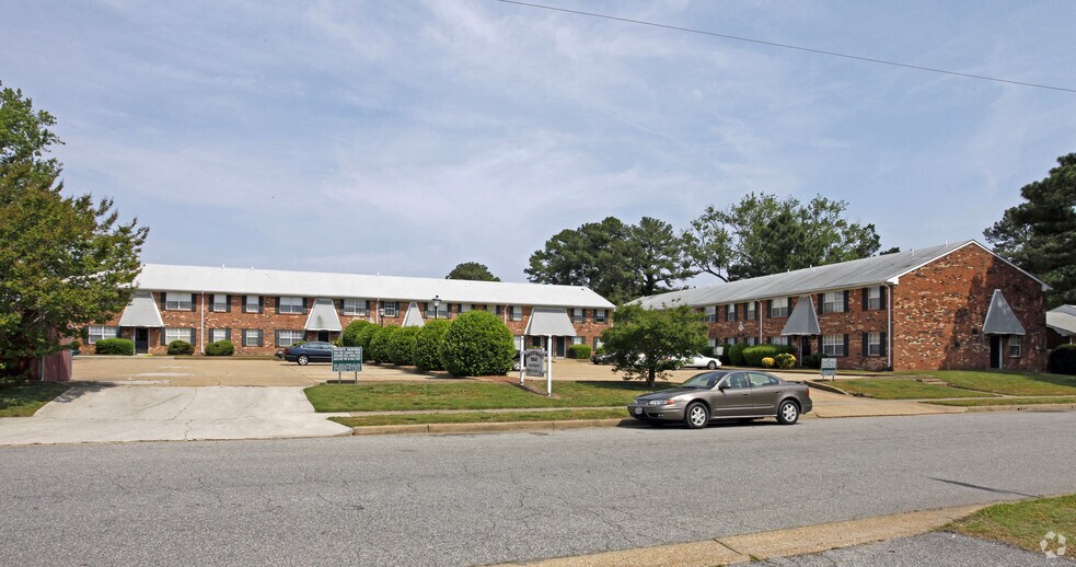 1524 Longdale Dr, Norfolk, VA à vendre - Photo de l’immeuble – Image 2 sur 2