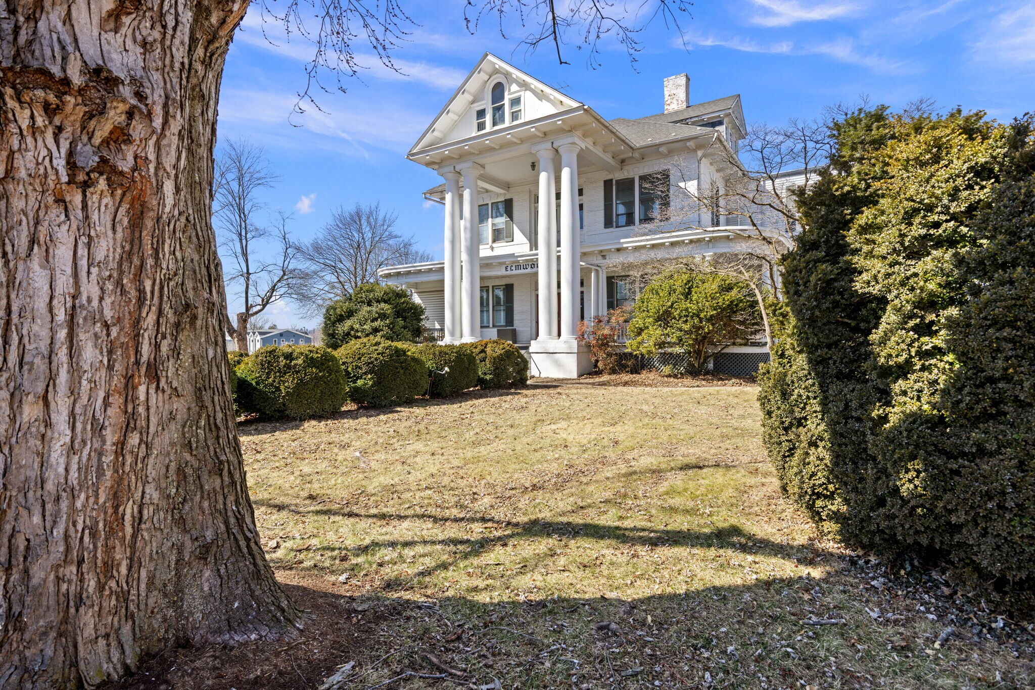 1211 N Main St, Harrisonburg, VA à louer Photo principale– Image 1 sur 34