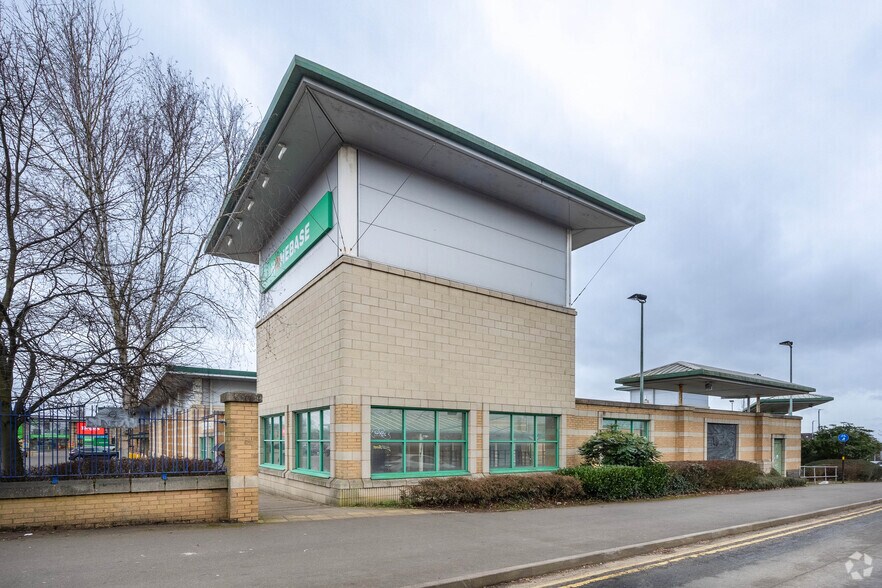 Church Ln, Wolverhampton à louer - Photo de l’immeuble – Image 2 sur 2