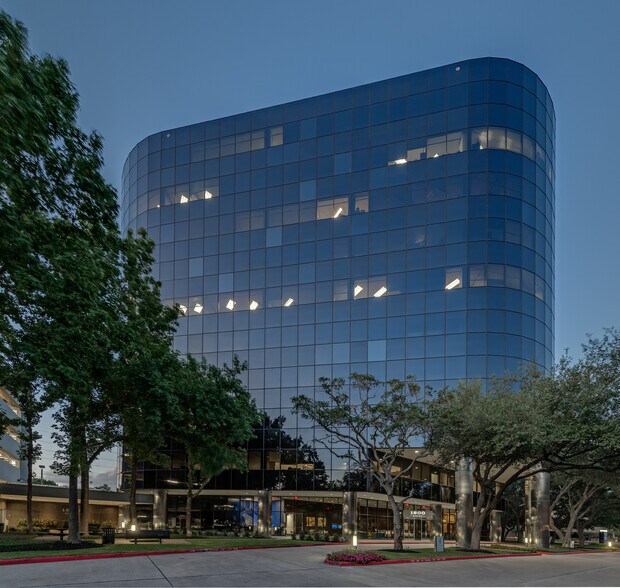 1800 Bering Dr, Houston, TX à vendre - Photo de l’immeuble – Image 3 sur 13