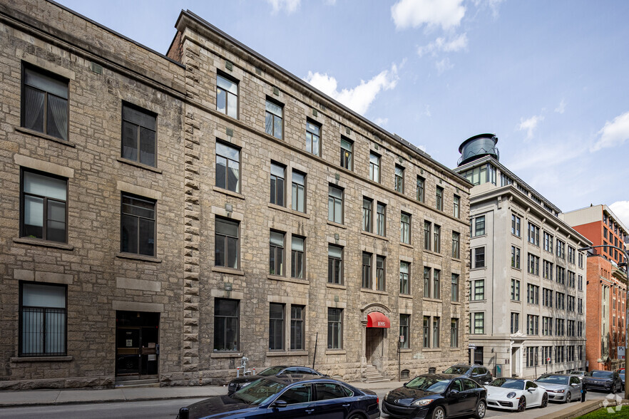 1095 Rue Saint-Alexandre, Montréal, QC à louer - Photo de l’immeuble – Image 2 sur 3