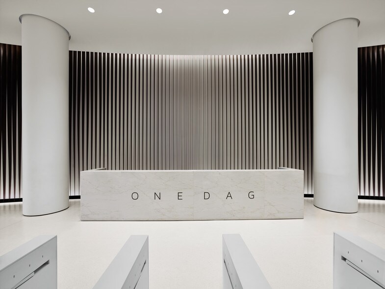 885 2nd Ave, New York, NY à louer - Hall d’entrée – Image 2 sur 15