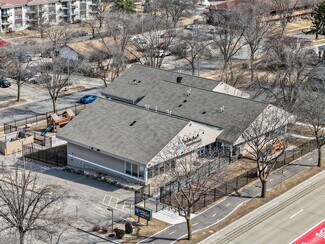 Plus de détails pour 7610 Mineral Point Rd, Madison, WI - Local commercial à louer