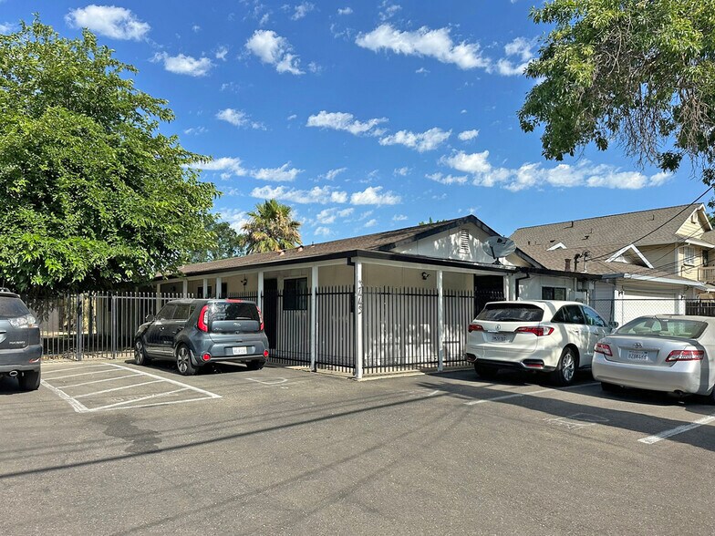 3441-3445 Altos Ave, Sacramento, CA à vendre - Photo de l’immeuble – Image 2 sur 25