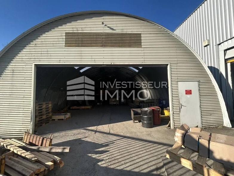 Local d'activités dans Presles à vendre - Photo de l’immeuble – Image 3 sur 11