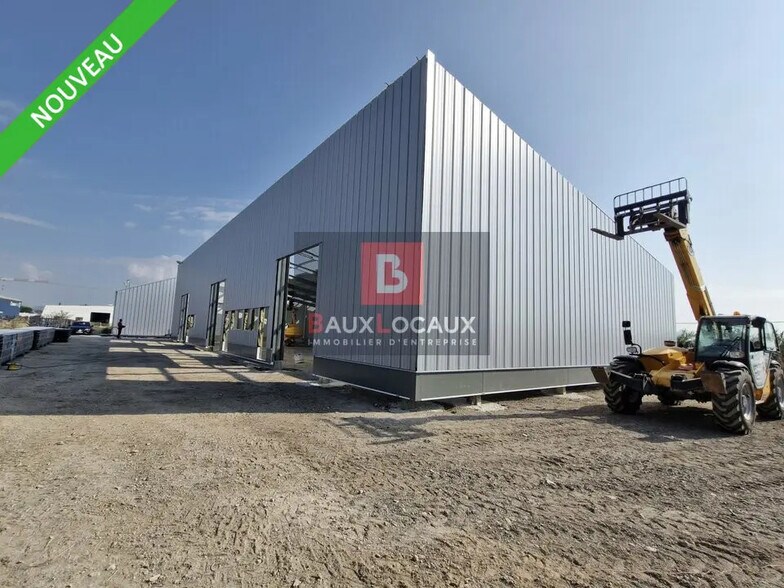 Local d’activités dans Rognac à louer - Photo de l’immeuble – Image 2 sur 9