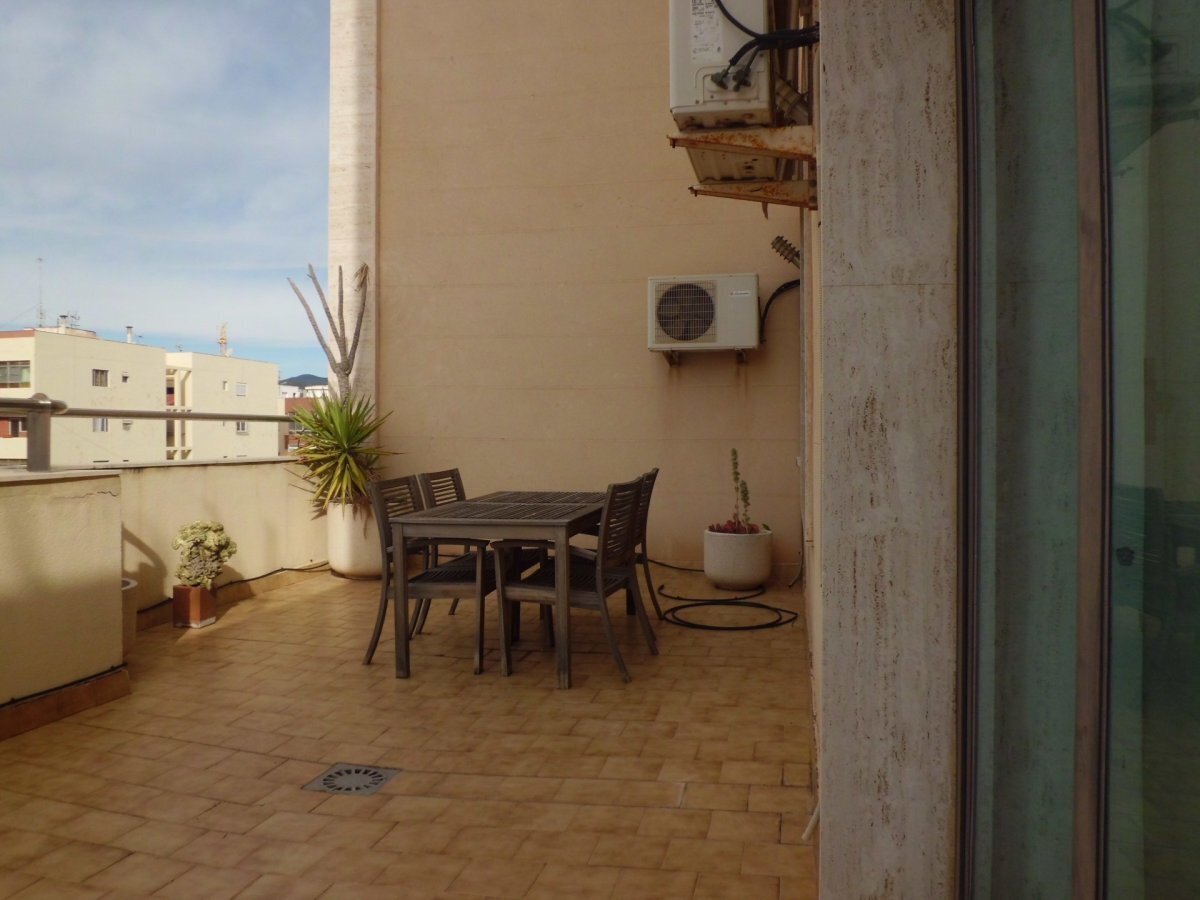 Bureau dans El Ejido, Almería à louer Photo principale– Image 1 sur 9