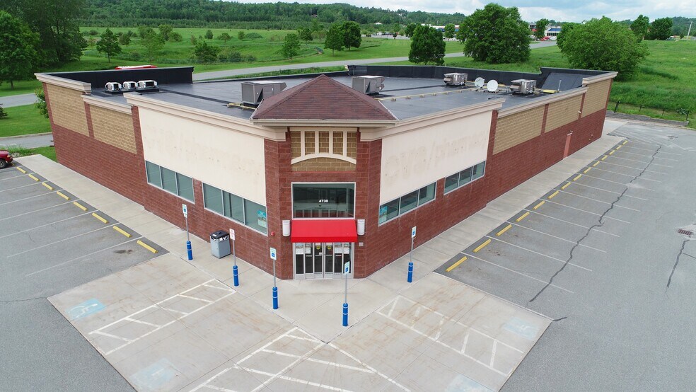 4730 Us Route 5, Newport, VT à louer - Photo de l’immeuble – Image 1 sur 15