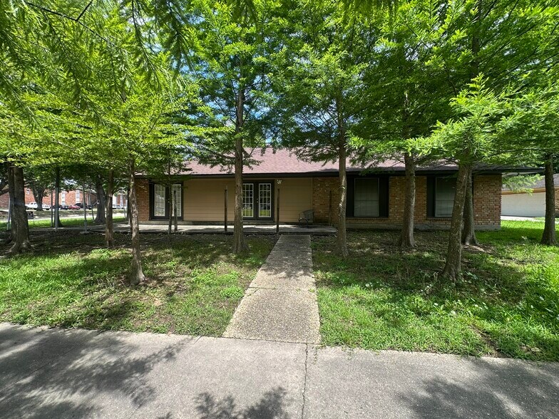 12750 Coursey Blvd, Baton Rouge, LA à vendre - Photo de l’immeuble – Image 1 sur 27