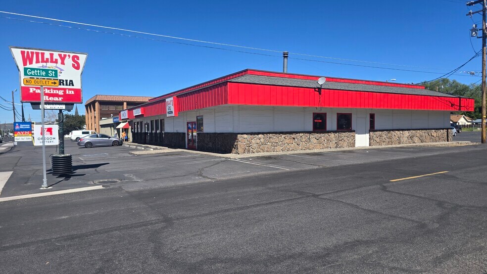 4535-4545 S 6th St, Klamath Falls, OR à vendre - Photo de l’immeuble – Image 2 sur 5