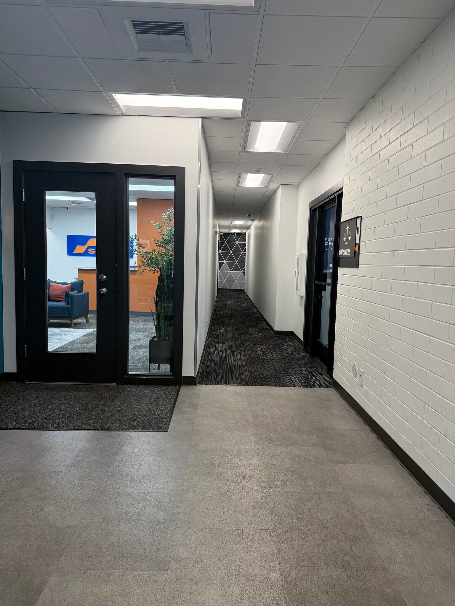 631 Strander Blvd, Tukwila, WA à louer Photo intérieure– Image 1 sur 14