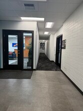 631 Strander Blvd, Tukwila, WA à louer Photo intérieure– Image 1 sur 14