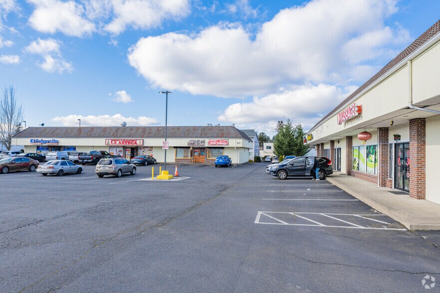 8534 S Tacoma Way, Lakewood, WA à vendre - Photo principale – Image 1 sur 11