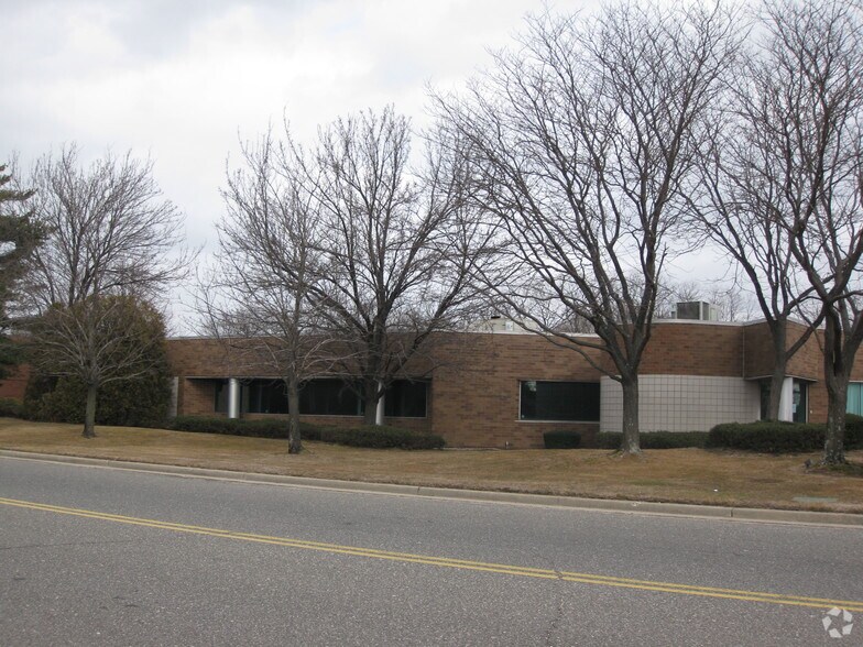 8400 New Horizons Blvd, Amityville, NY à louer - Photo principale – Image 1 sur 5