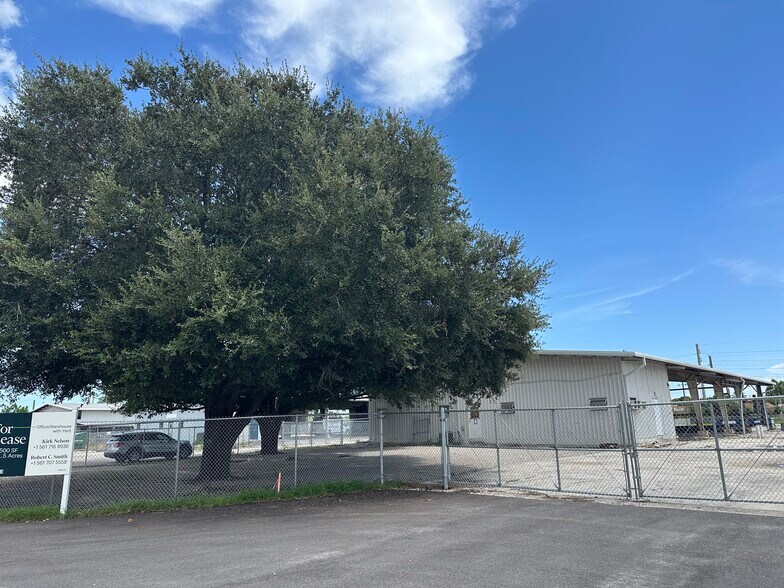 2269 Indian Rd, West Palm Beach, FL à louer - Photo de l’immeuble – Image 3 sur 10