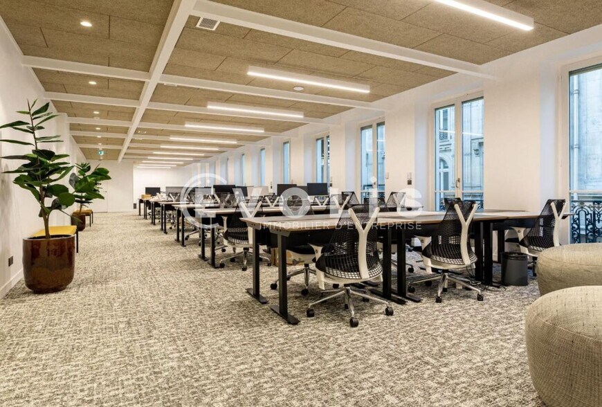 Bureau dans Paris à louer - Photo de l’immeuble – Image 1 sur 12