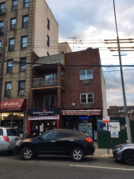 2530 Broadway, Long Island City, NY à vendre - Photo de l’immeuble – Image 2 sur 5