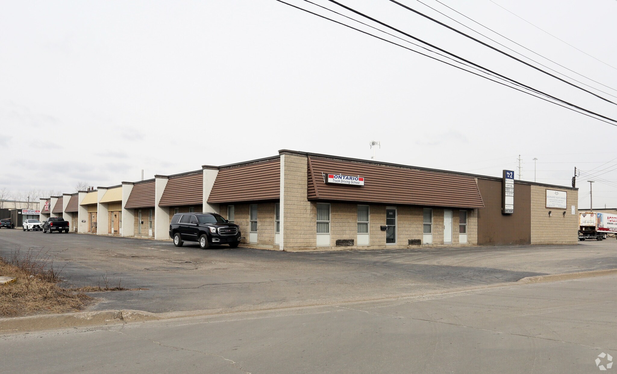 Kenora Avenue Industrial portefeuille de 3 biens à vendre sur LoopNet.fr Photo de l’immeuble– Image 1 sur 6