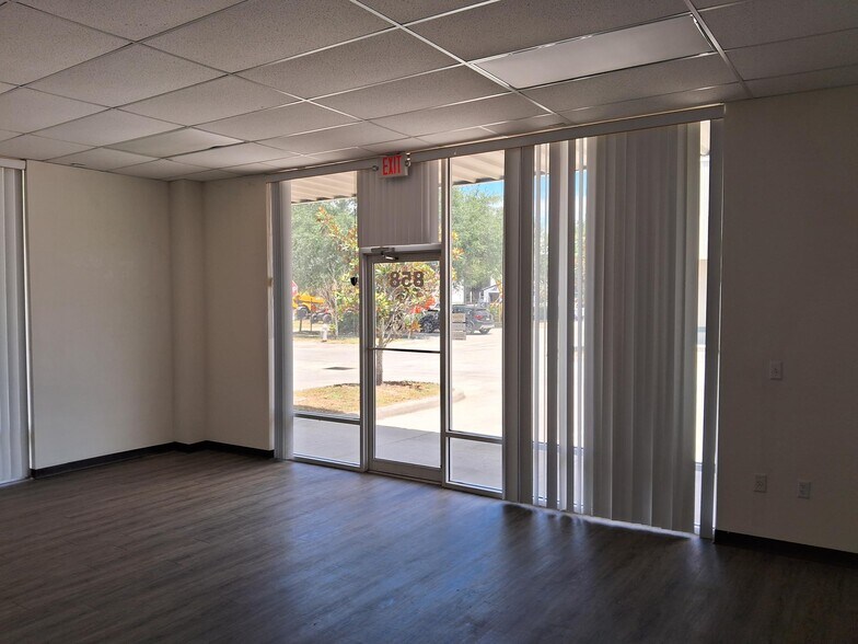 850-876 Duncan Ave, Kissimmee, FL à louer - Photo de l’immeuble – Image 3 sur 3
