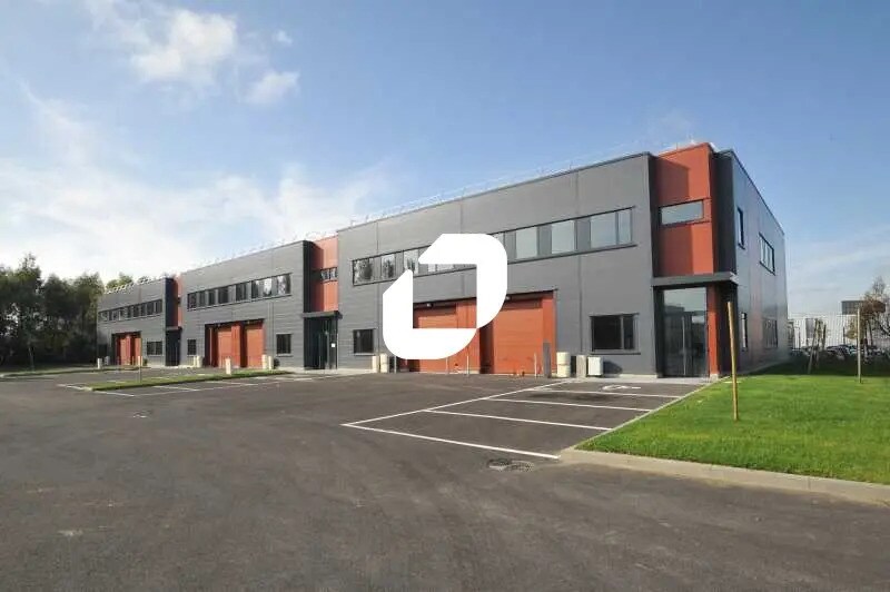 Local d’activités dans Brétigny-sur-Orge à louer - Photo de l’immeuble – Image 1 sur 15