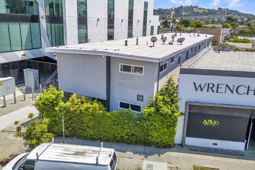 5614 W Adams Blvd, Los Angeles, CA à vendre - Photo de l’immeuble – Image 2 sur 10