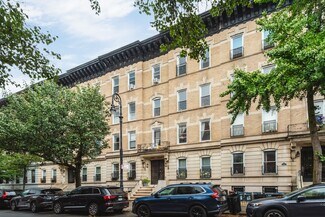 Plus de détails pour 387 Clinton St, Brooklyn, NY - Logement à vendre