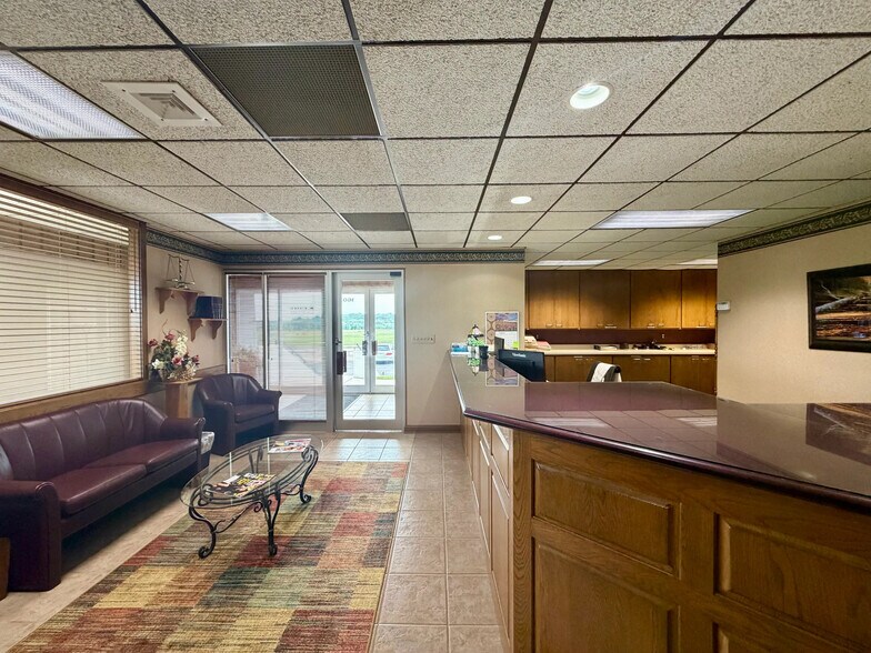 1601 8th St SE, Orange City, IA à vendre - Hall d’entrée – Image 2 sur 6