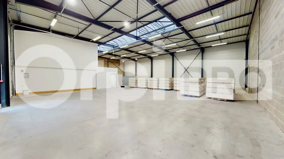 Local commercial dans Neuville-sur-Saône à louer - Photo de l’immeuble – Image 1 sur 6