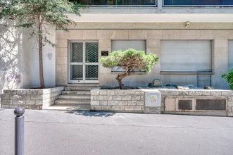 Bureau dans Paris à louer Photo de l’immeuble– Image 2 sur 17
