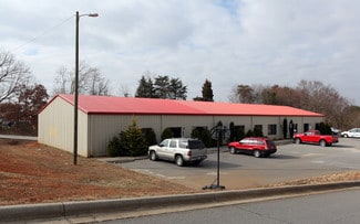 Plus de détails pour 714 Carolina Ave, Yadkinville, NC - Bureau à louer
