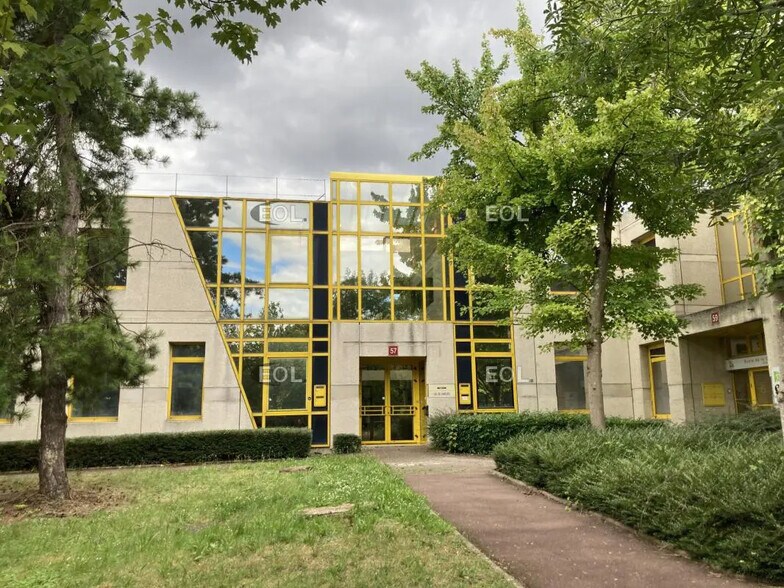Bureau dans Créteil à louer - Photo de l’immeuble – Image 1 sur 5